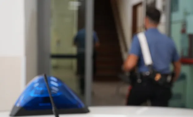 Utilizzava una carta d’identità elettronica falsa: 36enne arrestato a Casal Palocco