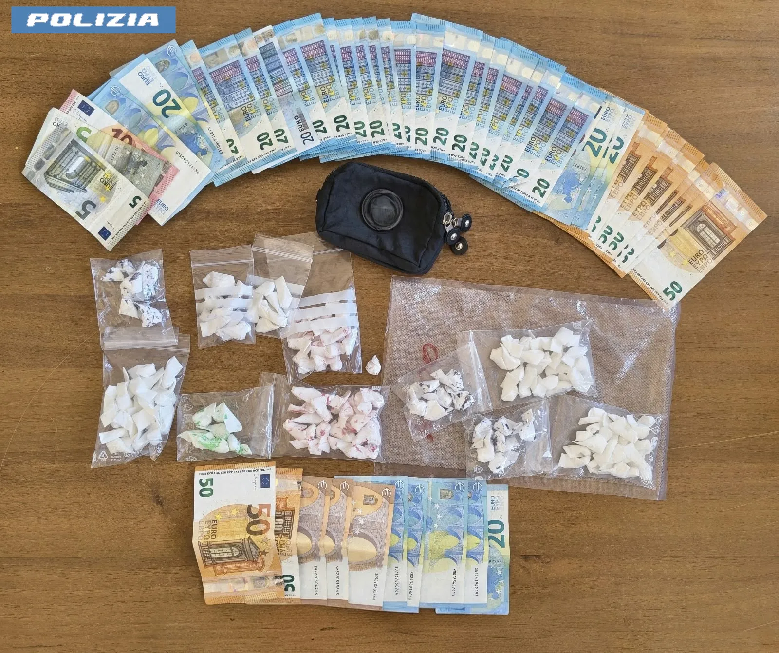 Blitz antidroga della Polizia di Stato: due arresti e oltre 150 dosi di cocaina sequestrate