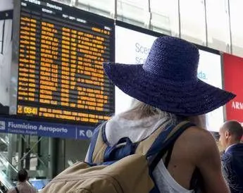 In tilt la linea Roma-Napoli via Formia, treni bloccati per danni da maltempo: giornata da incubo per i viaggiatori