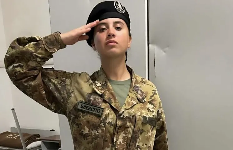 Soldatessa morta per un malore, il dolore della famiglia di Noemi. La nonna: “Sono bugie, ti aspetto a casa”