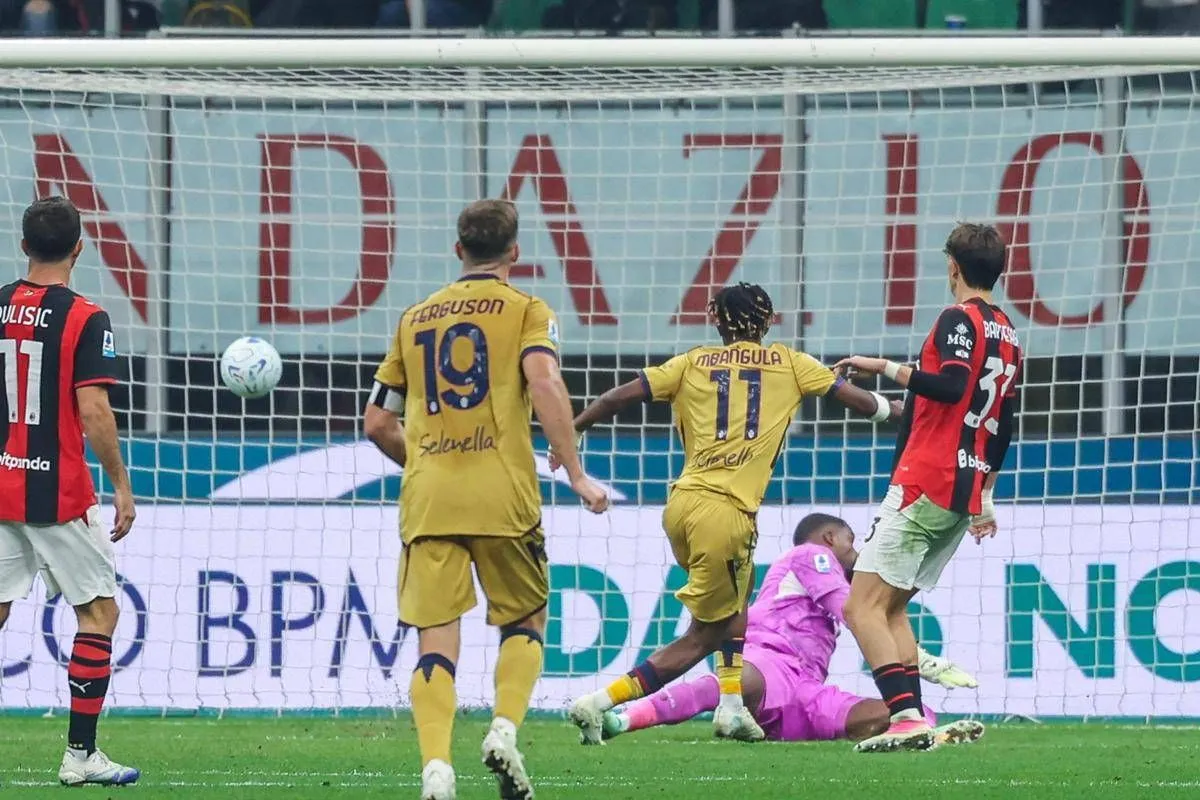 Mbangula come Batistuta, storica tripletta a San Siro contro il Milan dell'ex Juve