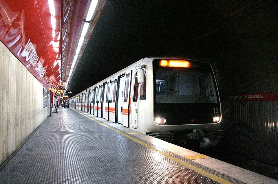 Metro A ferma per fumo, metro C interrotta