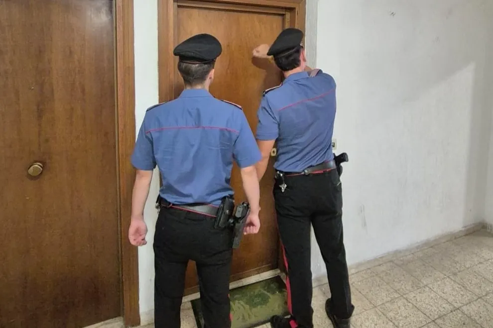 "Stavolta mi ammazzano": 16enne terrorizzato per un debito di droga a Lariano. Arrestata una donna