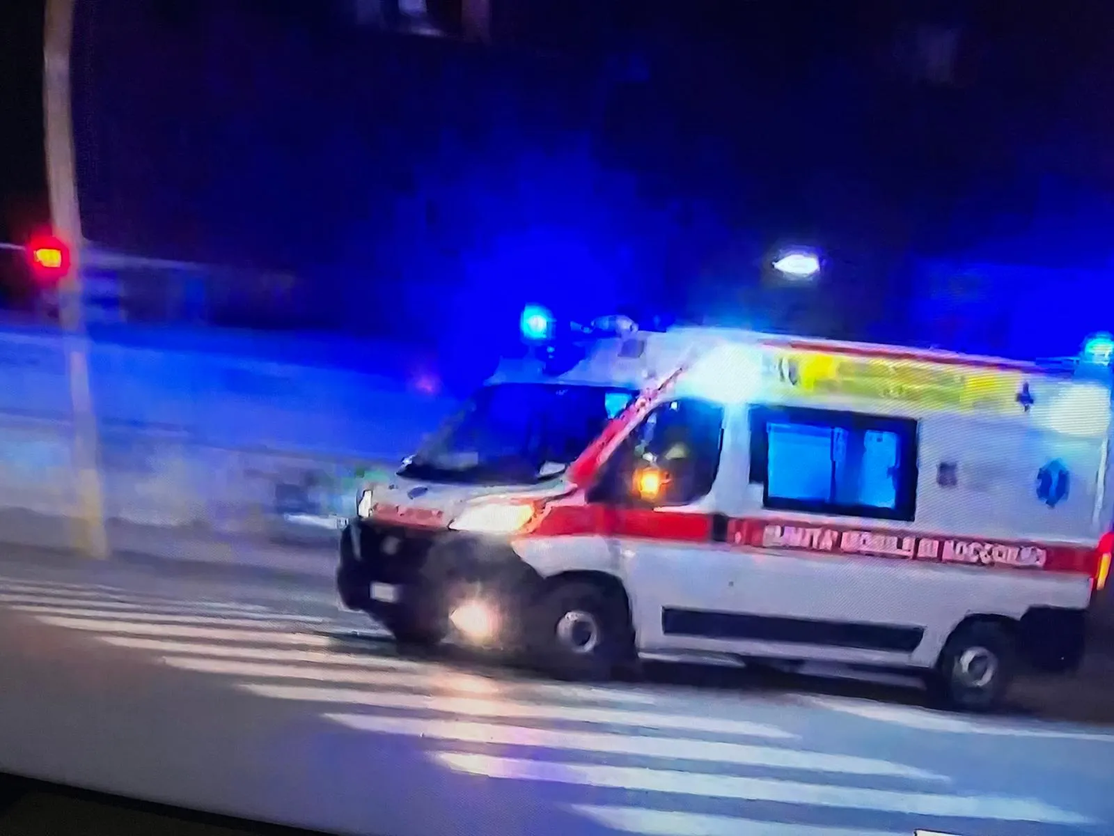 Pestato a sangue dopo la discoteca: grave giovane di Fiumicino