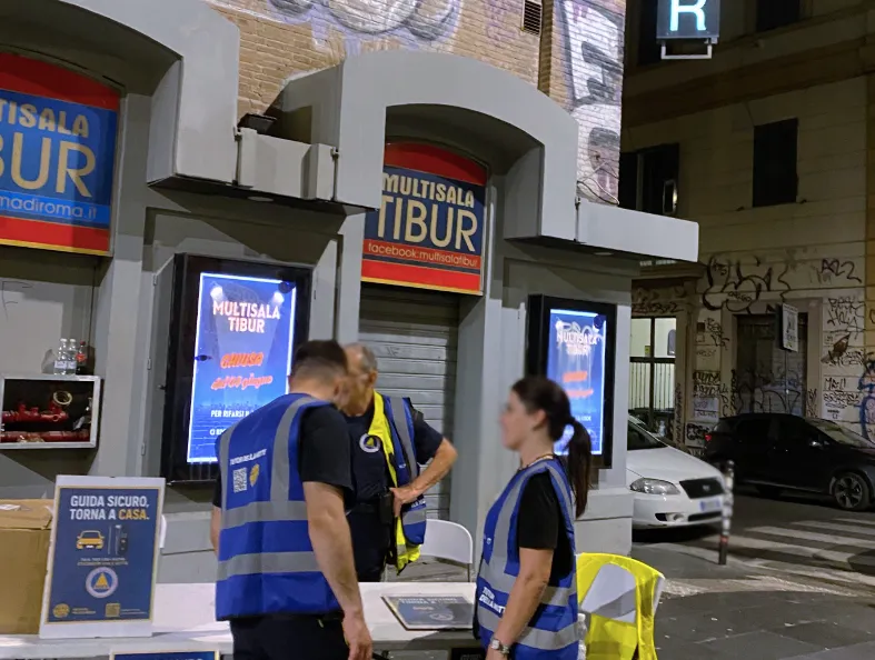Ladri in fuga a San Lorenzo e sassaiole a Termini: il bilancio della prima notte dei tutor a Roma (FOTO)