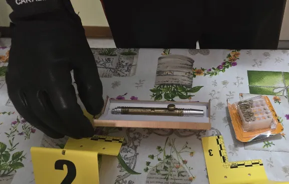 Arsenale e deposito di droga smantellati dai carabinieri a Nuova Ostia tra arresti e denunce
