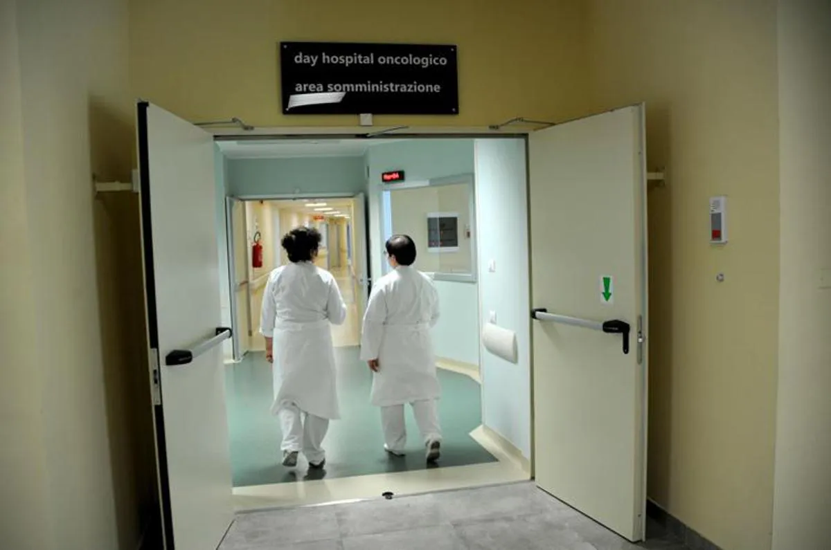 Aiom: "90% oncologi usa accesso precoce a terapie, rimane nodo burocrazia"