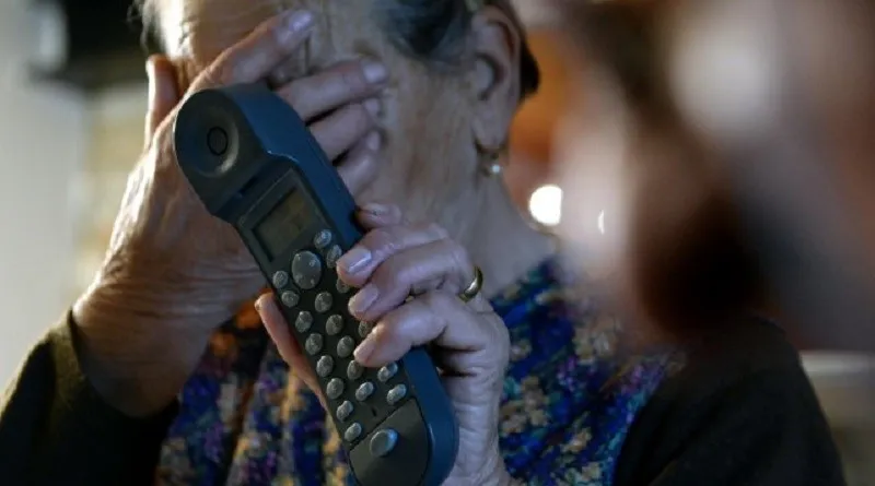 Tentata truffa telefonica ad un'anziana, la donna non apre nemmeno ai veri Carabinieri - TRC Giornale