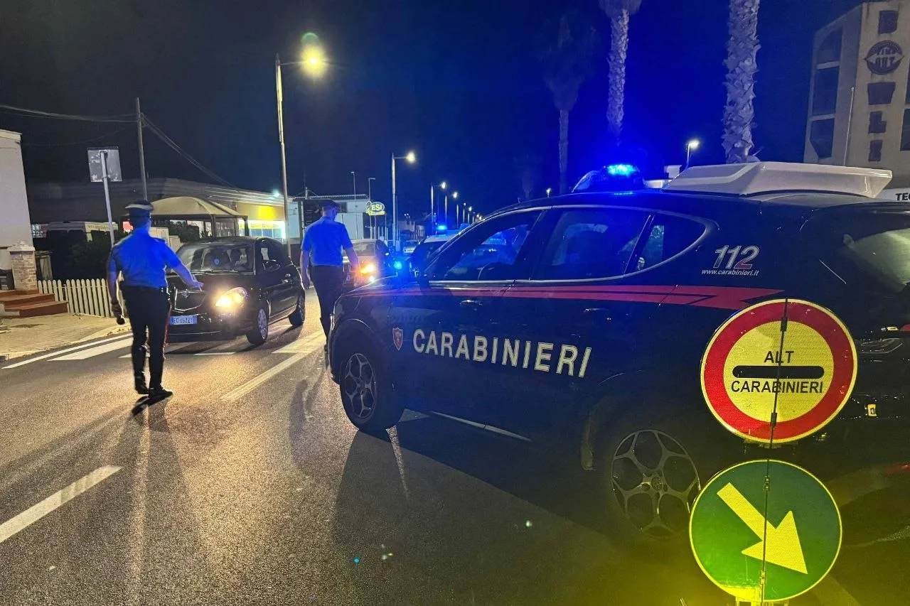 Controlli antidroga a Civitavecchia: sequestri di cocaina, hashish e marijuana, 25 persone segnalate