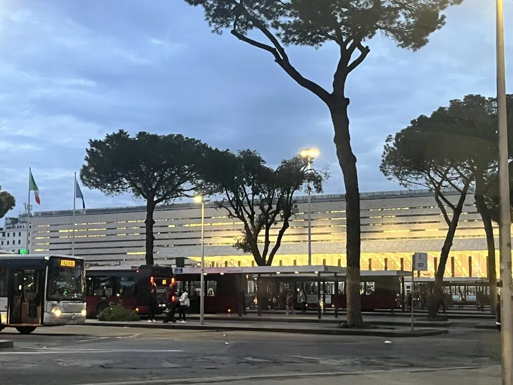 Cantieri a Termini: dal 29 luglio all'11 agosto cambiano fermate e bus a Piazza dei Cinquecento. Il piano dei lavori