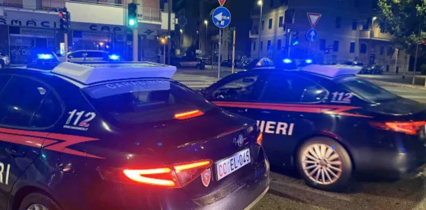 Giallo al Quarticciolo: accoltellato da più persone, finisce in ospedale