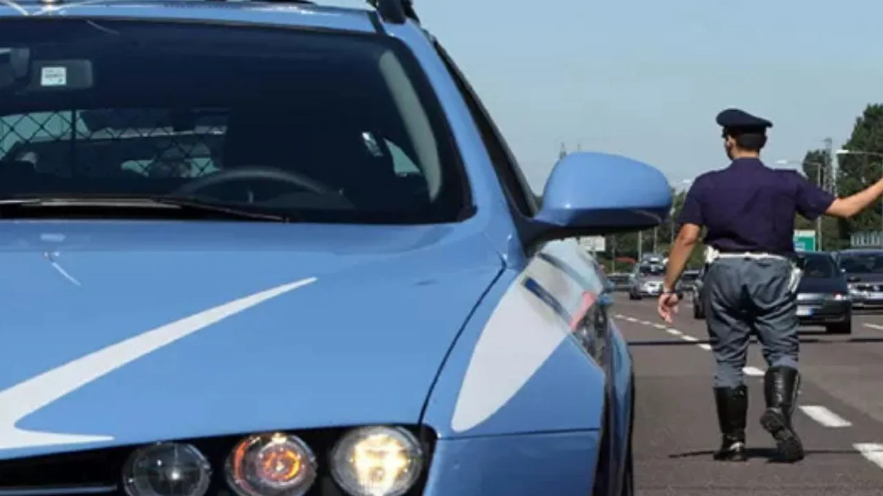Camion si ribalta sulla A1, oltre 5 km di coda verso Firenze