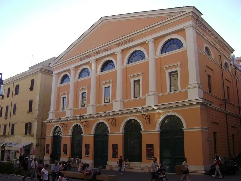 Il Teatro Traiano apre la stagione con Paolo Calabresi in "Tutti gli uomini che non sono" - TRC Giornale