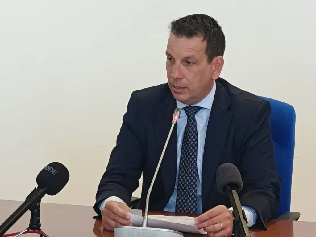Entro un anno l’elettrificazione delle banchine